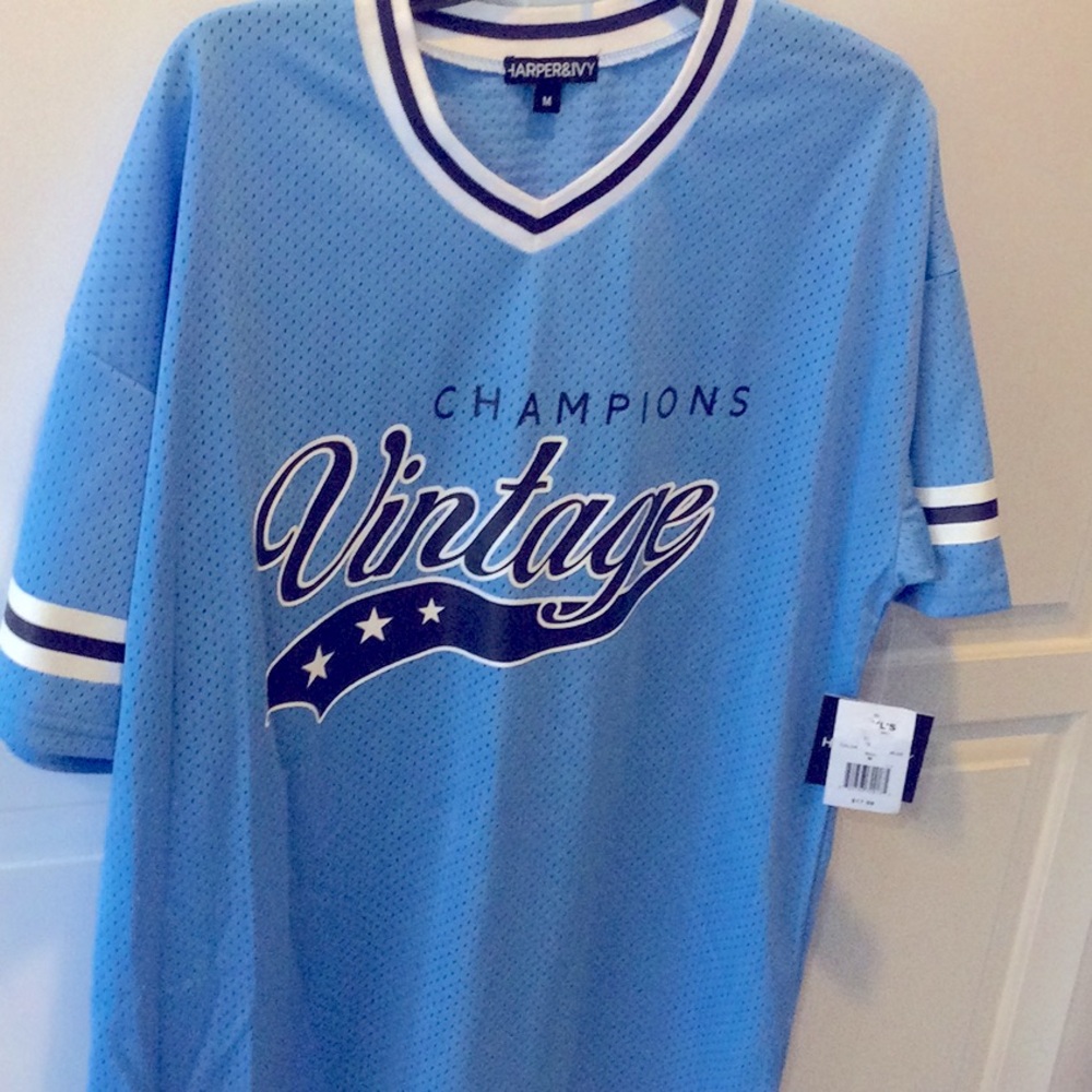 - Harper and Ivy women’s Jersey look sports shirt size M. New!